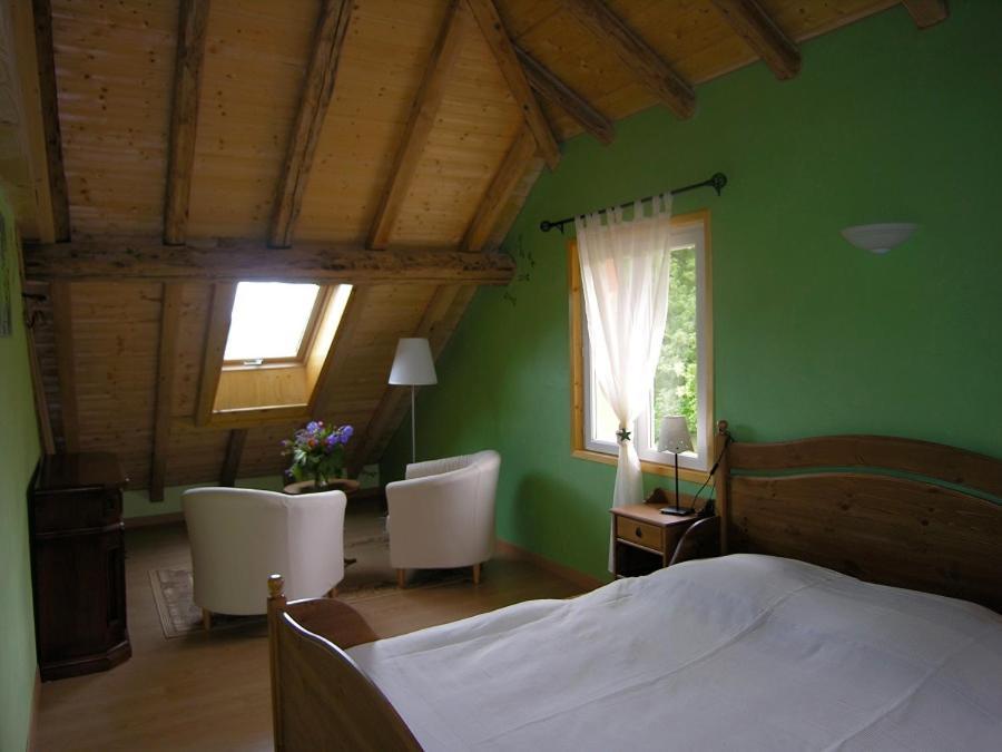 Le Moulin Des Oyes Bed & Breakfast Censeau Exterior photo
