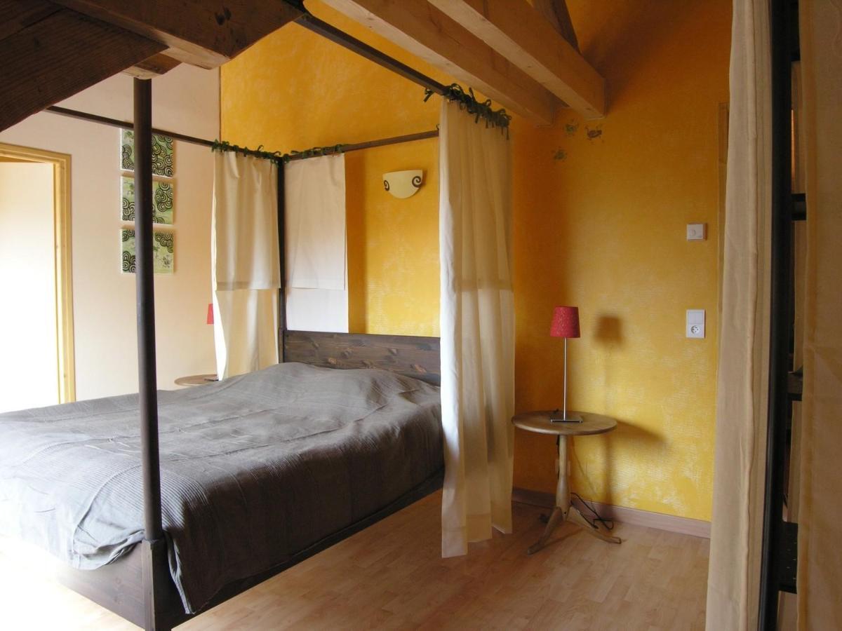Le Moulin Des Oyes Bed & Breakfast Censeau Exterior photo